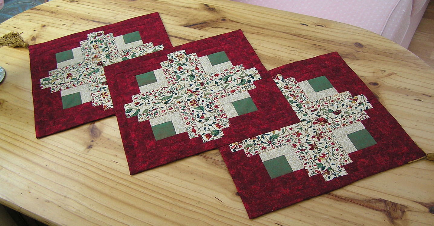 pin-by-yuen-furuno-on-a-quilt-log-cabin-quilted-table-runners-christmas-quilts-log-cabin